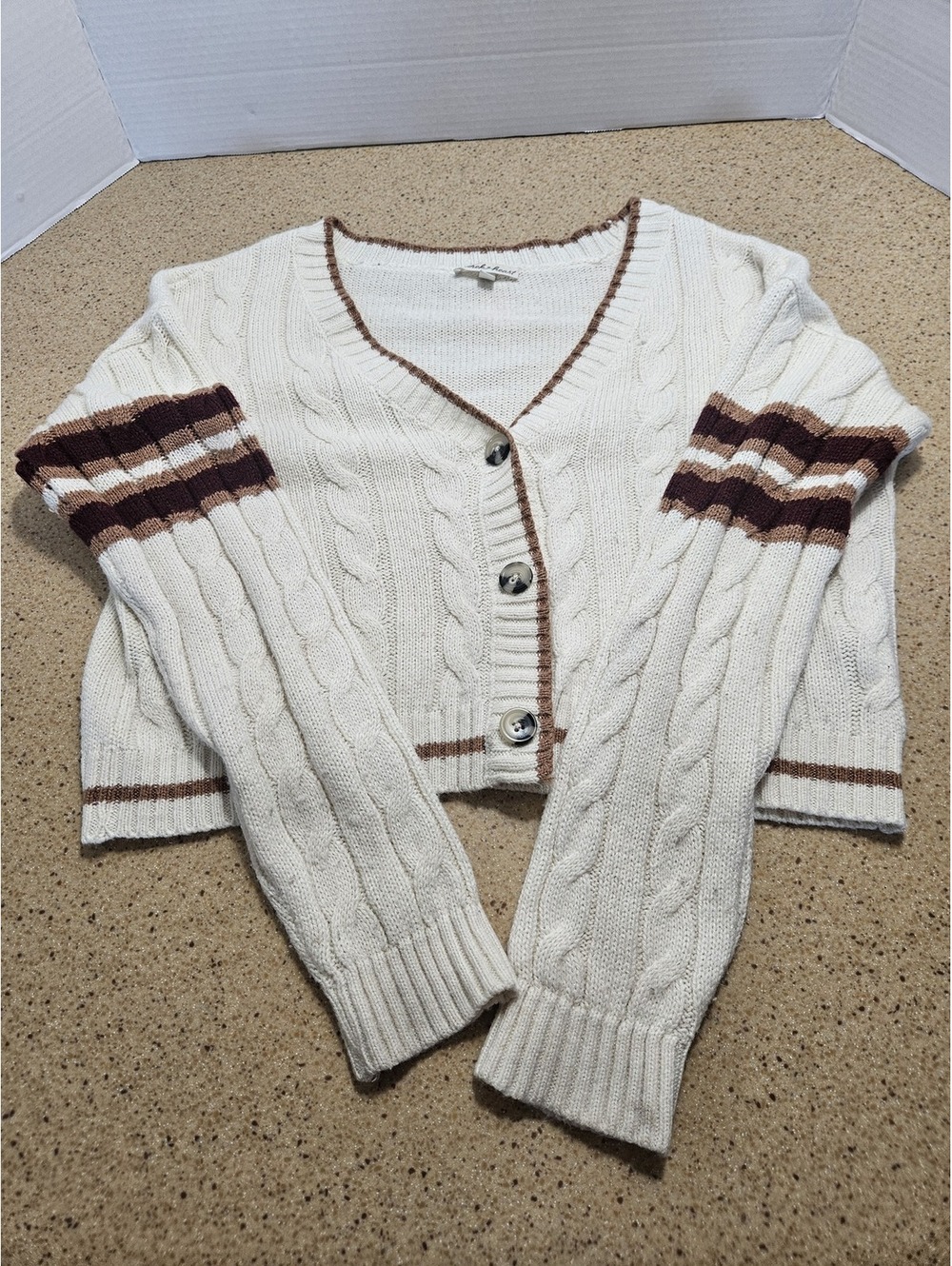 derek heart Women's Medium White Cable Knit Acrylic Cardigan Sweater